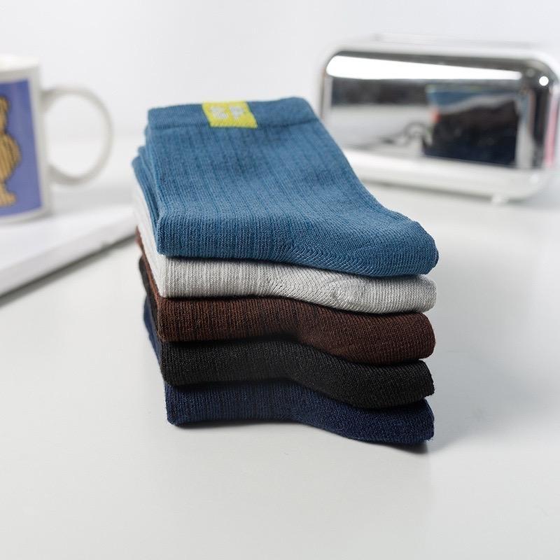 FreeShiping [10 pairs per bag] (Sizes: 36-43) Men's cotton socks, simple style, lettered mid-tube jacquard casual socks